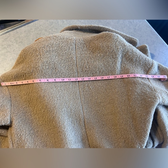 Beige winter coat size Small - Picture 7 of 9
